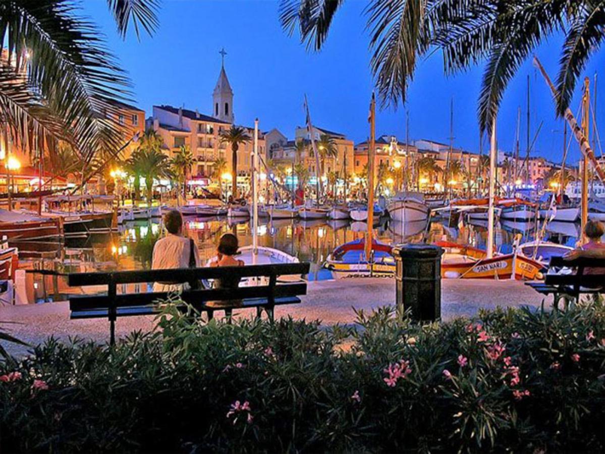 Escapade A Sanary, Au Coeur Du Village, 200M Du Port,Clim,Wifi,Parking 외부 사진